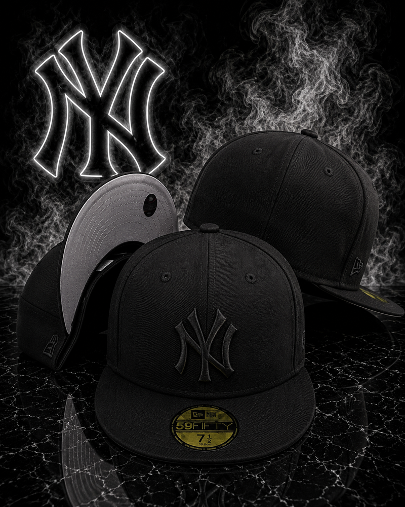 New York Yankees – New Era 59FIFTY Black on Black Grey UV Fitted Cap